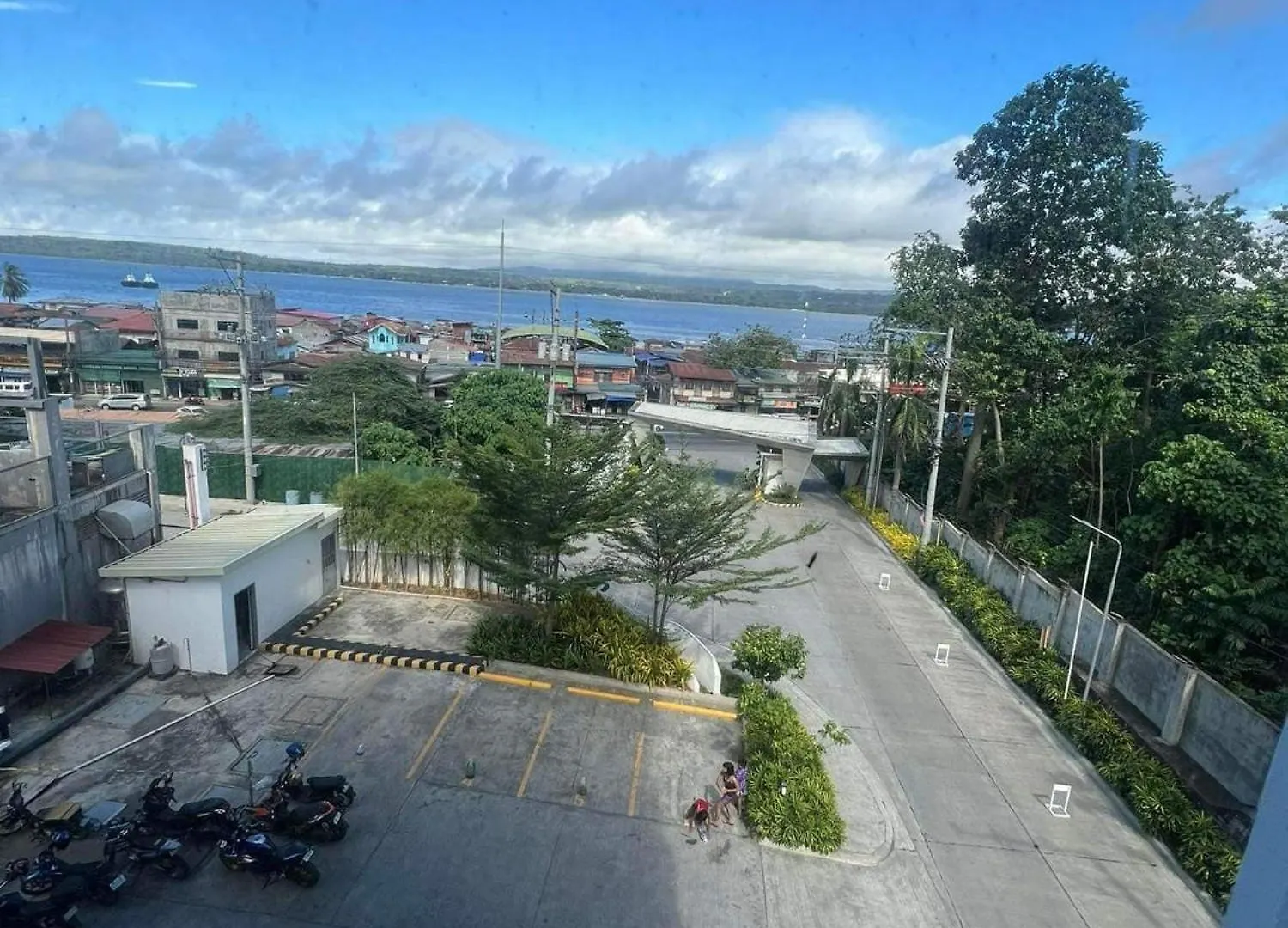 Davao Condo 2Br Pool Wifi Netflix 公寓式酒店